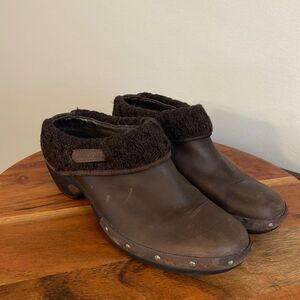 Merrell Luxe Knit Collar Brown Leather Studded 2" Clogs - size 8‎